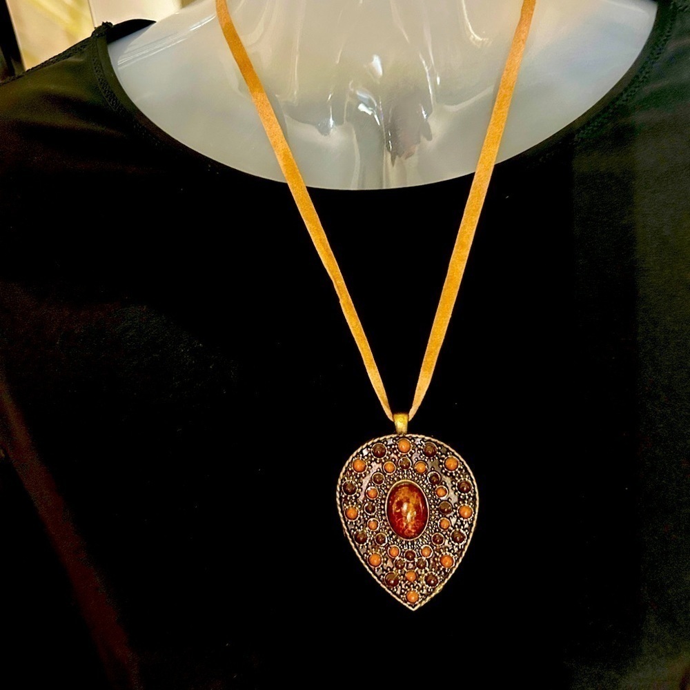 Vintage Medallion Necklace Pendant Amber Center Boho​​​​​​​​​​